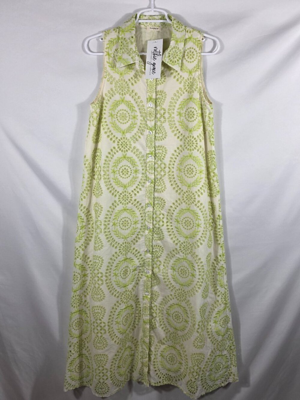 SundayUp Sleeveless Midi Dress Size Medium Green & White Embroidered Medallions
